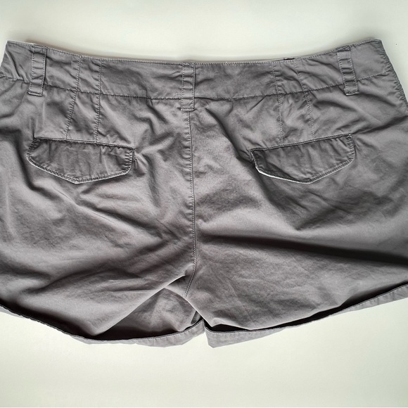 Women’s grey shorts - Nike - Picture 2 of 9